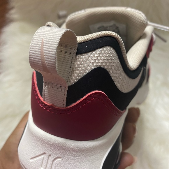 Exclusive Nike sneakers size US 6.5 - Picture 4 of 8